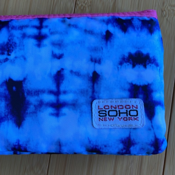 SOHO Beauty 3 purse wristlet makeup bag purse NWT - Picture 3 of 8